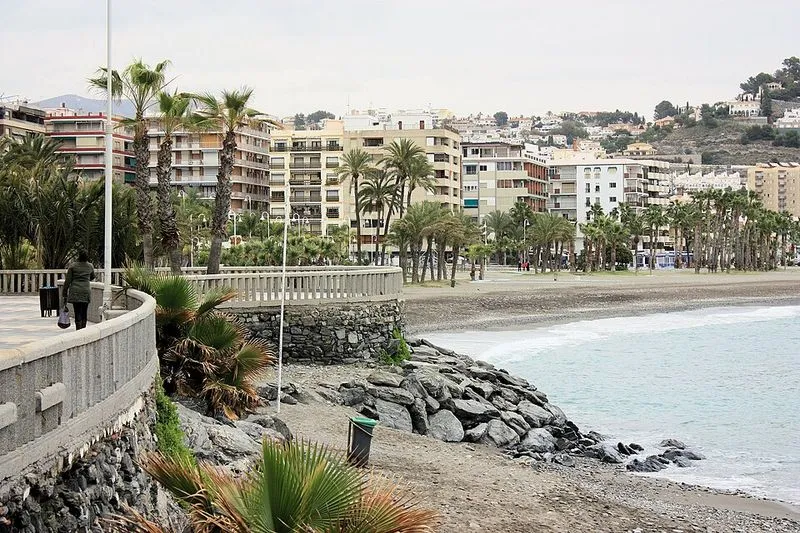 Playa de Puerta del Mar en Almuñécar, Granada — foto 3 de 4