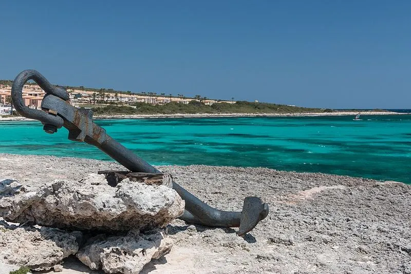 Playa de Punta Prima en Sant Lluís, Islas Baleares — foto 2 de 3