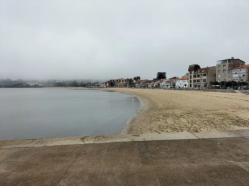 Playa de Raposiños en A Pobra do Caramiñal