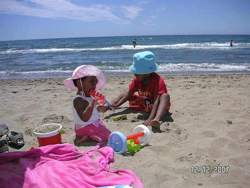 Playa de Real de Zaragoza en Marbella, Málaga — foto 2 de 9