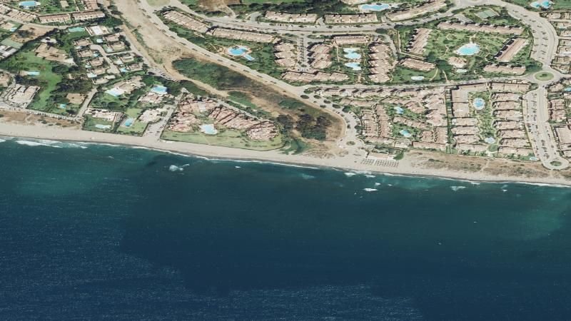 Vista aérea de Playa de Realejo en Marbella, Málaga