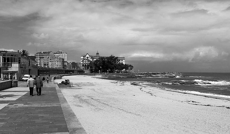 Playa Riazor en A Coruña, A Coruña — foto 7 de 10