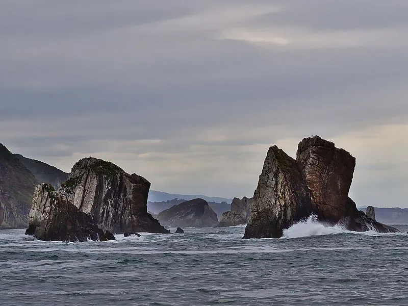 Playa Ribera del Molín en Cudillero, Asturias — foto 2 de 4