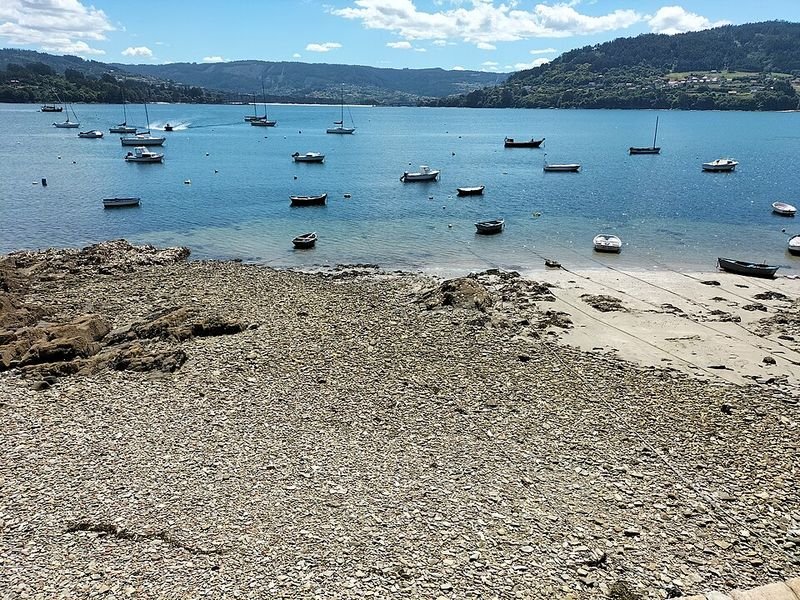 Playa Río Sandeu en Fene, A Coruña
