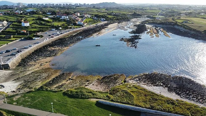 Playa de Rosamunda en Santander, Cantabria — foto 2 de 3