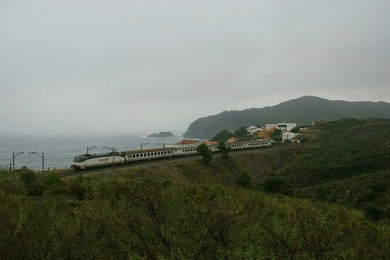 Playa de Rovellada en Colera, Gerona — foto 2 de 3