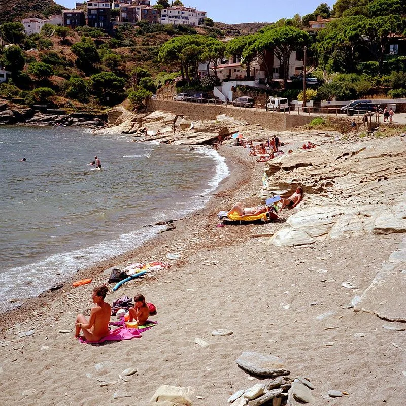 Playa de sa Conca en Cadaqués, Gerona — foto 5 de 6