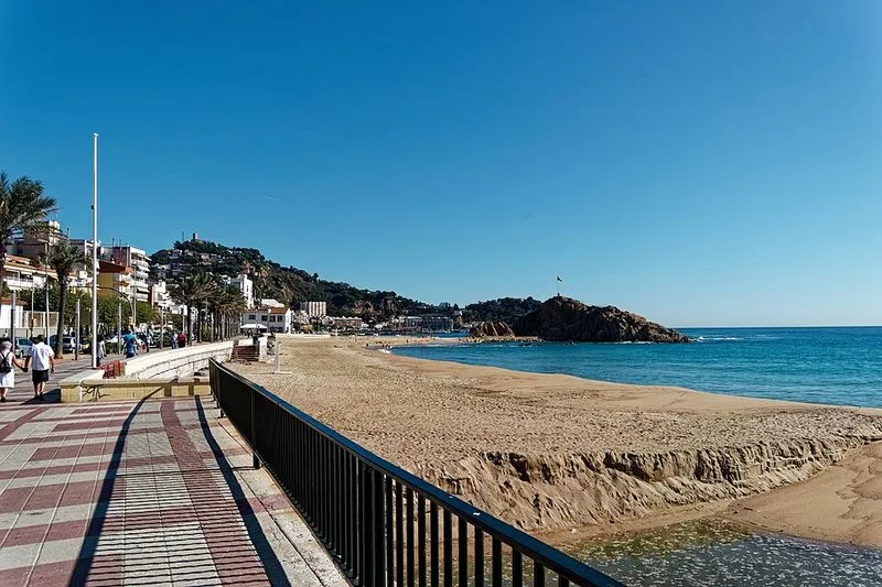 Playa S'Abanell en Blanes, Gerona — foto 3 de 9