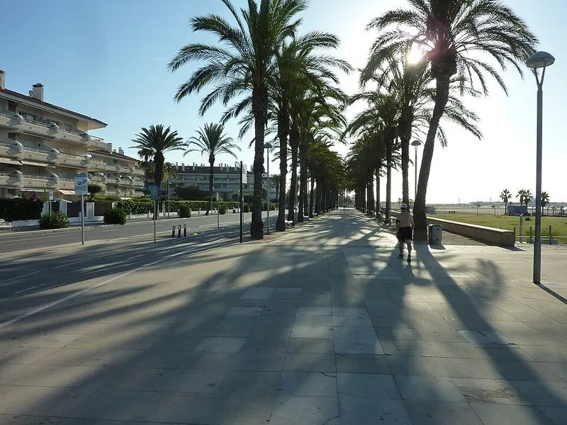 Playa de s'Adarró en Vilanova i la Geltrú, Barcelona — foto 4 de 9