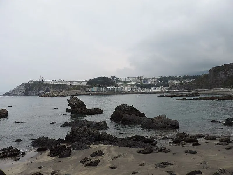 Playa de Salinas en Valdés, Asturias — foto 2 de 3