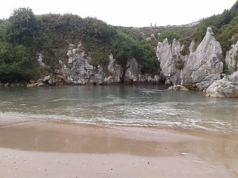 Playa de San Antolín en Llanes, Asturias — foto 4 de 5