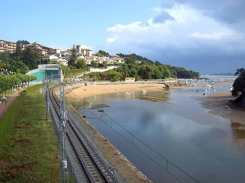 Playa de San Antonio en Busturia, Vizcaya — foto 3 de 4