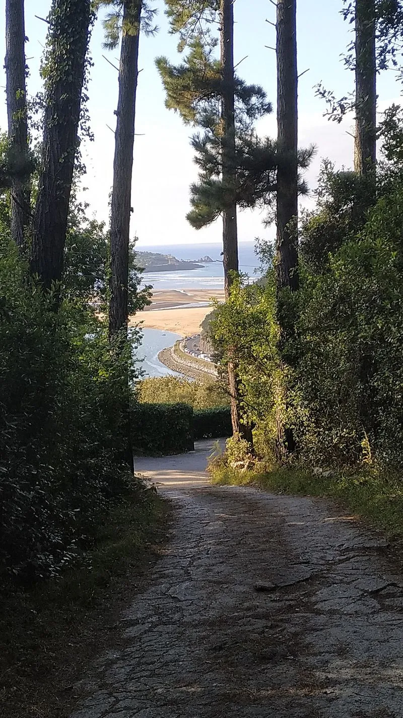 Playa de San Antonio en Busturia, Vizcaya — foto 4 de 4