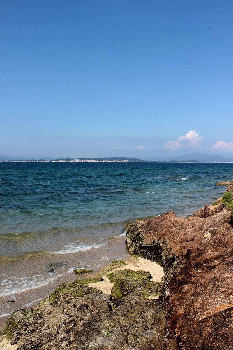 Playa de San Antonio en A Pobra do Caramiñal, A Coruña — foto 2 de 3