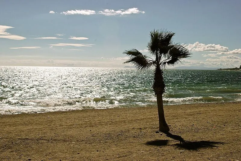 Playa de San Pedro de Alcántara en Marbella, Málaga — foto 5 de 7