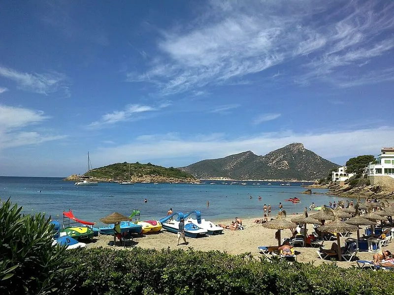Playa Sant Elm en Andratx, Islas Baleares — foto 8 de 13