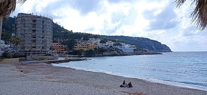 Playa Sant Elm en Andratx, Islas Baleares — foto 6 de 13
