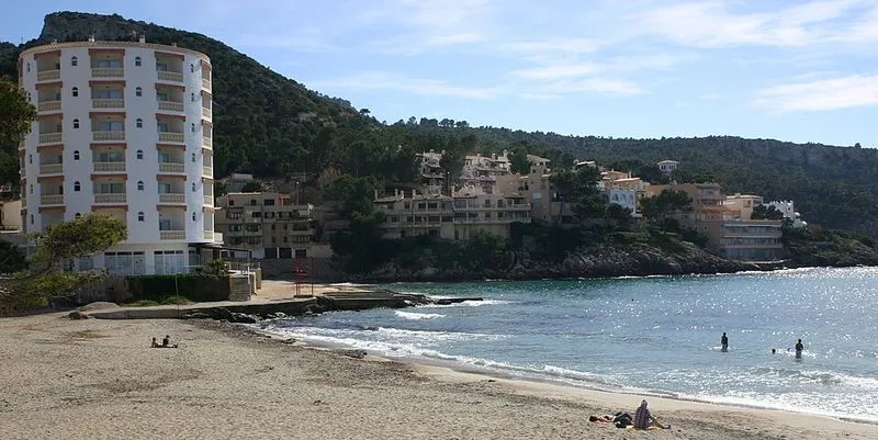 Playa Sant Elm en Andratx, Islas Baleares — foto 9 de 13