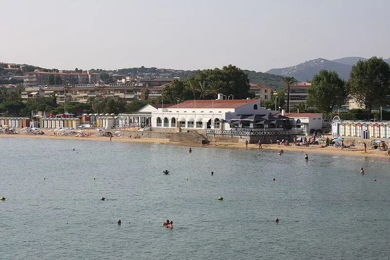 Playa Sant Pol en Sant Feliu de Guíxols, Gerona — foto 3 de 9