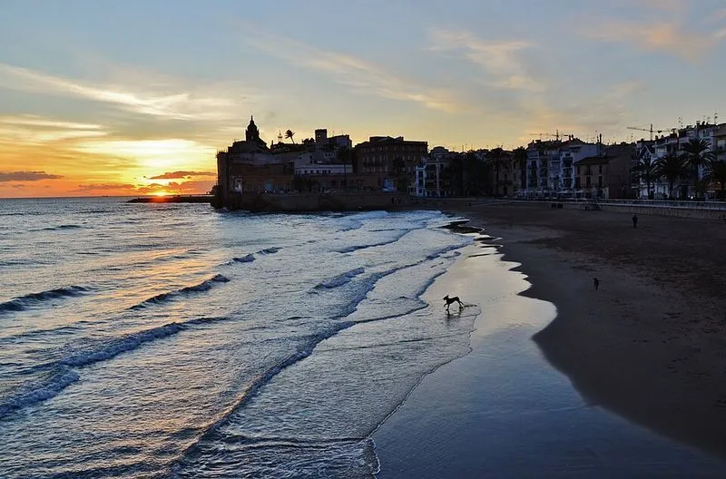 Playa de Sant Sebastià en Sitges, Barcelona — foto 7 de 8