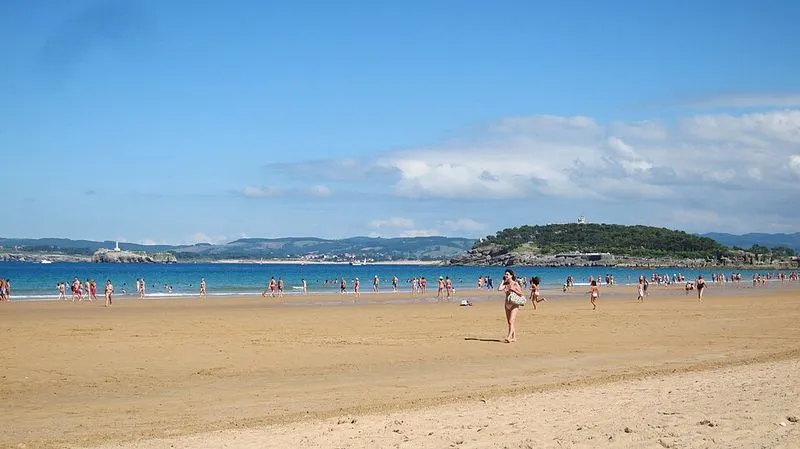 Playa de Sardinero I en Santander, Cantabria — foto 2 de 14