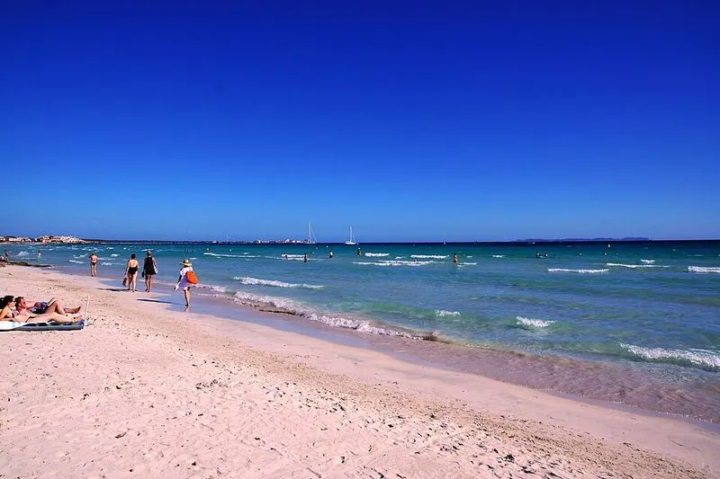 Playa de s'Arenal de Sa Rápita en Campos, Islas Baleares — foto 5 de 10