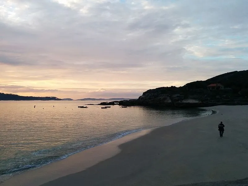 Playa de Sartaxéns en Cangas, Pontevedra — foto 2 de 4