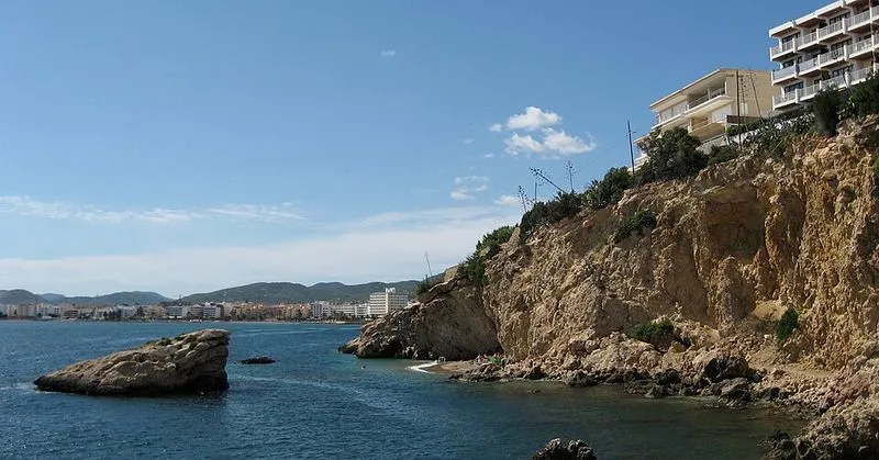 Playa de ses Figueretes en Eivissa, Islas Baleares — foto 2 de 2