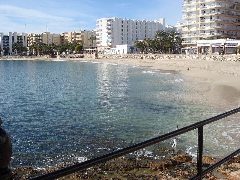 Playa Ses Roquetes en Santa Eulalia del Río
