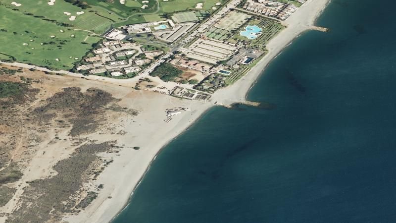 Vista aérea de Playa Sotogrande en San Roque, Cádiz