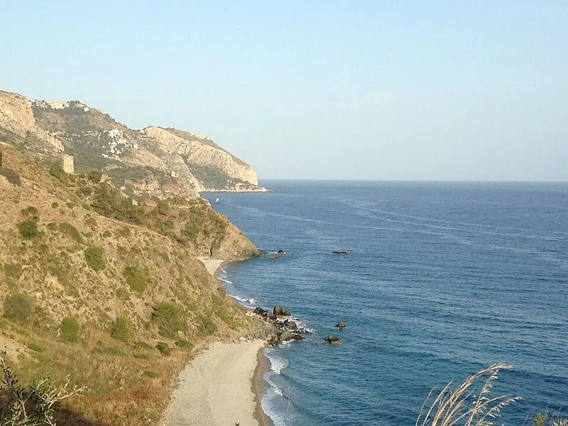 Playa Torre de la Miel en Nerja, Málaga — foto 4 de 5