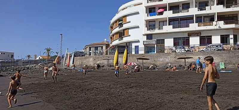 Playa de Vueltas en Valle Gran Rey, Santa Cruz de Tenerife — foto 1 de 2