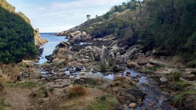 Playa de Artzuportu en Hondarribia