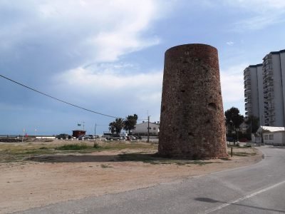 Playa de Barri de Pescadors en Puig de Santa Maria, el