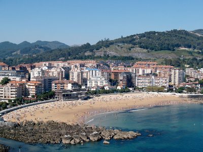 Playa de Brazomar en Castro-Urdiales