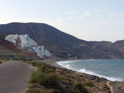 Playa del Algarrobico en Carboneras
