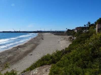 Playa del Far de Sant Cristófol en Vilanova i la Geltrú
