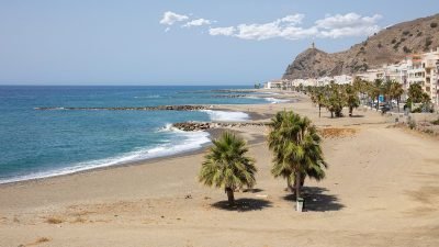 Playa de la Mamola en Polopos