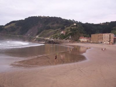 Playa de Lapari en Deba