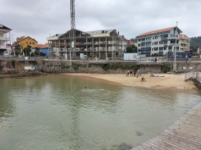 Playa de los Barcos en Arnuero