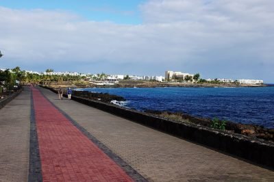 Playa de los Charcos (artificial) en Teguise
