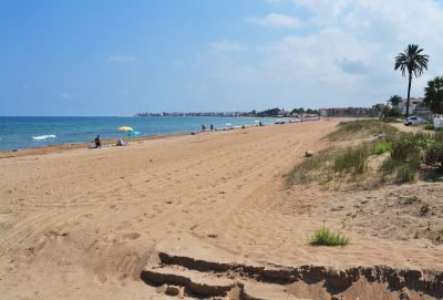 Playa de Molinos y Palmeras en Dénia