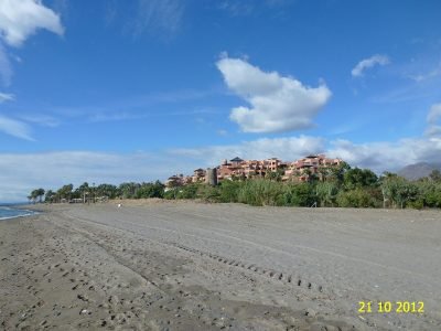 Playa del Río Padrón en Estepona