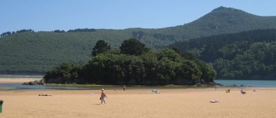Playa de San Antonio en Busturia