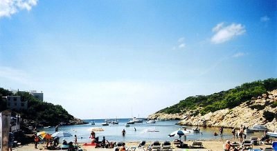 Playa de s'Arenal Petit de Portinatx en Sant Joan de Labritja