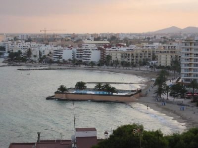 Playa de ses Figueretes en Eivissa