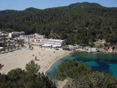 Playa de s'Illa d'En Bosc en Sant Joan de Labritja