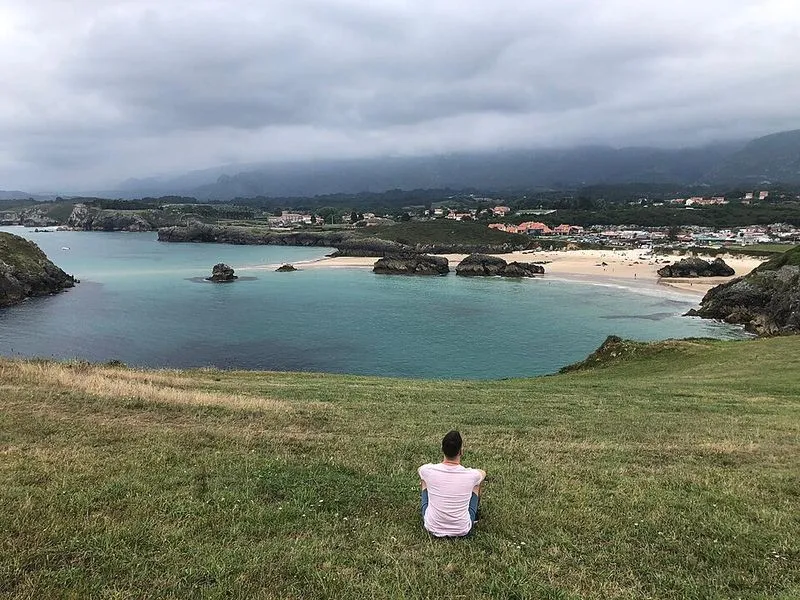 Playa de Xiglu en Llanes, Asturias — foto 3 de 4