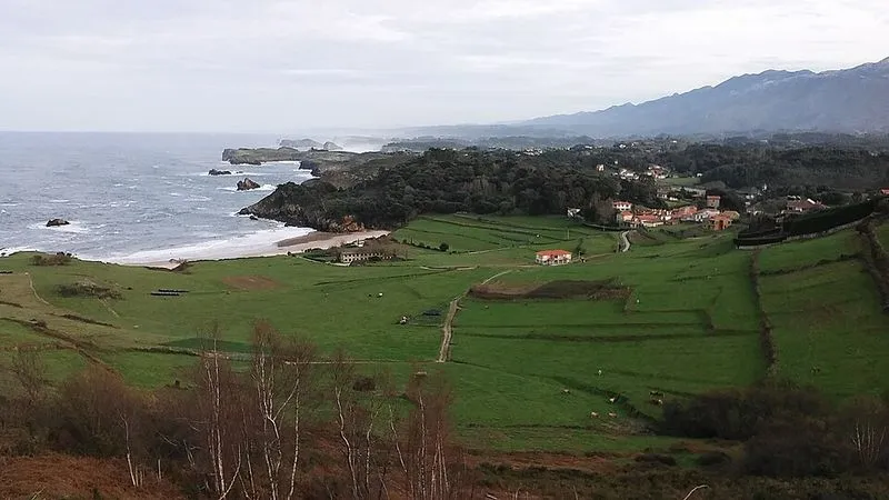 Playa de Xiglu en Llanes, Asturias — foto 4 de 4